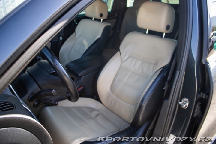 Volkswagen Ostatní modely Touareg II 4.2 V8 TDI Premium, 2 2012