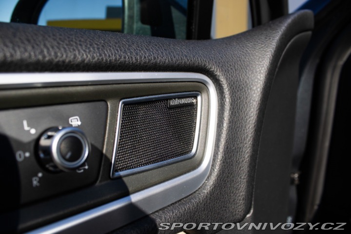 Volkswagen Ostatní modely Touareg II 4.2 V8 TDI Premium, 2 2012