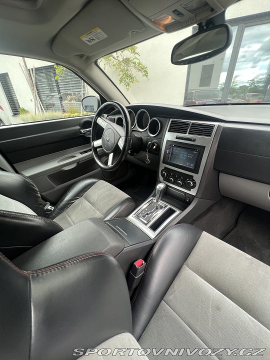 Dodge Charger 6.1 SRT-8 2006