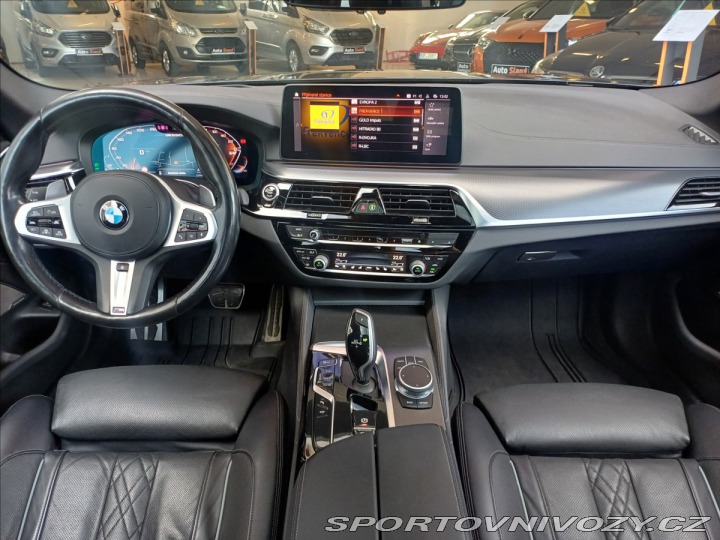 BMW 5 4.4i V8 M550i xDrive 2021