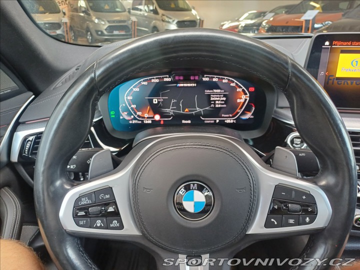 BMW 5 4.4i V8 M550i xDrive 2021