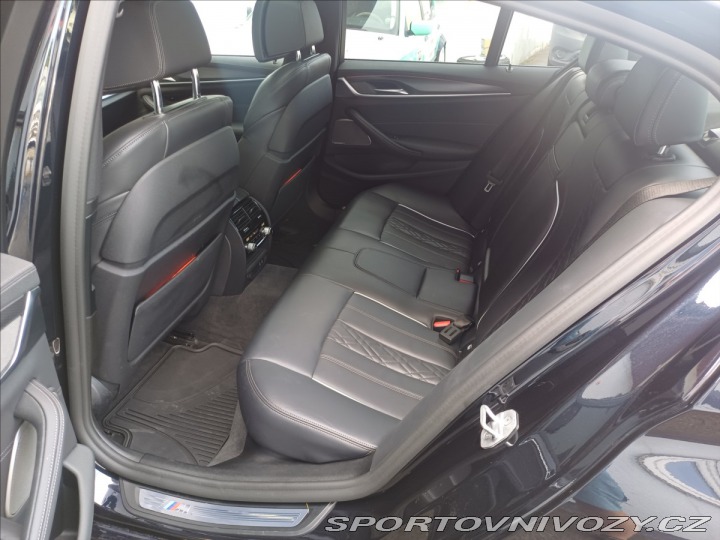 BMW 5 4.4i V8 M550i xDrive 2021