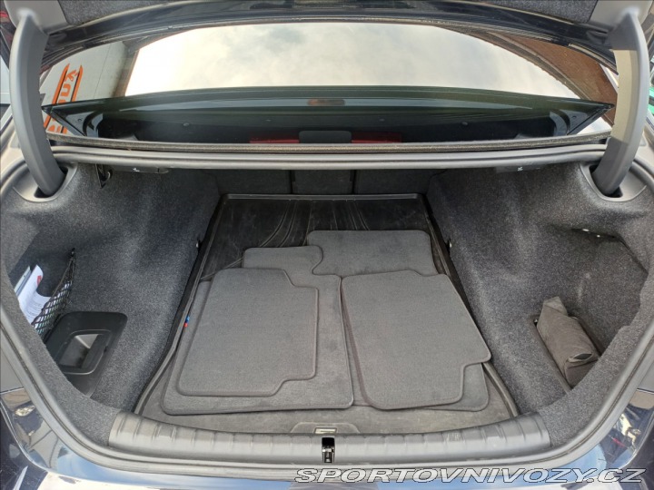 BMW 5 4.4i V8 M550i xDrive 2021