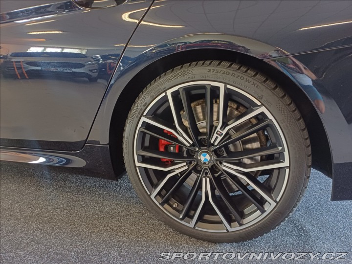 BMW 5 4.4i V8 M550i xDrive 2021