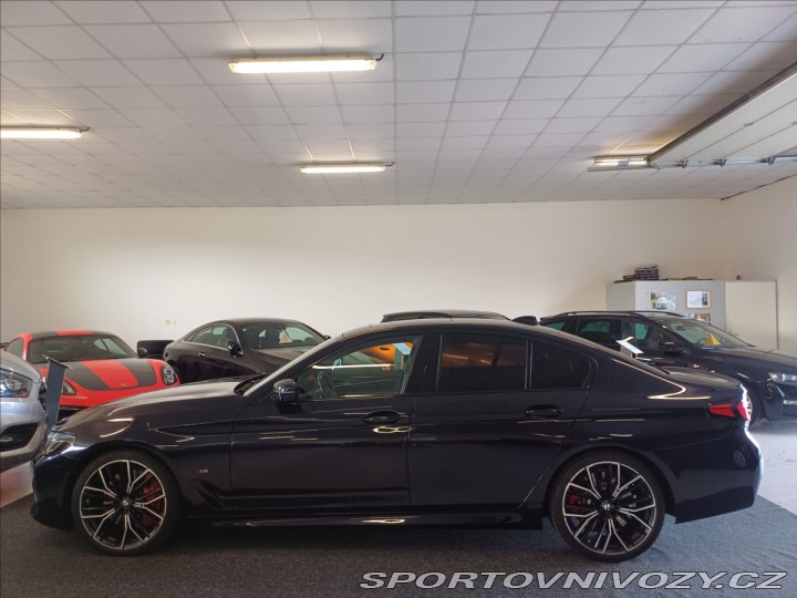 BMW 5 4.4i V8 M550i xDrive 2021