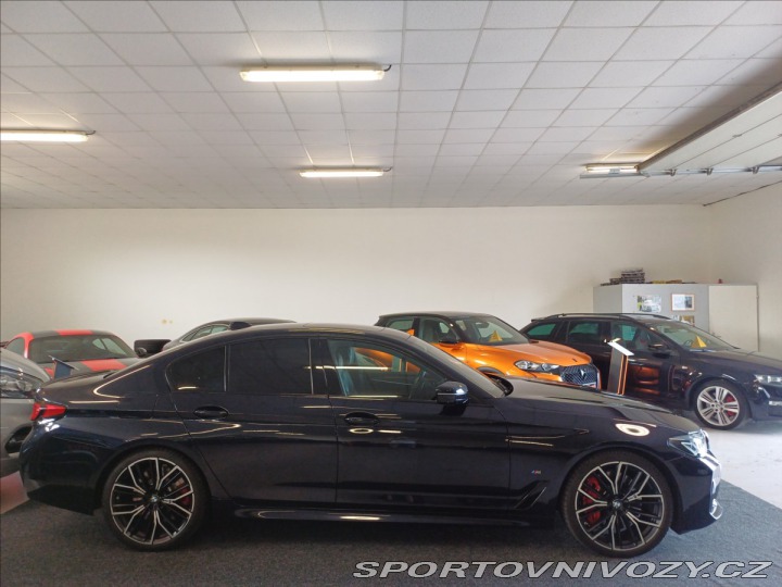 BMW 5 4.4i V8 M550i xDrive 2021