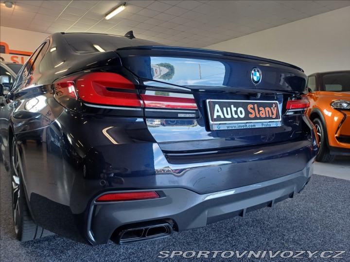 BMW 5 4.4i V8 M550i xDrive 2021