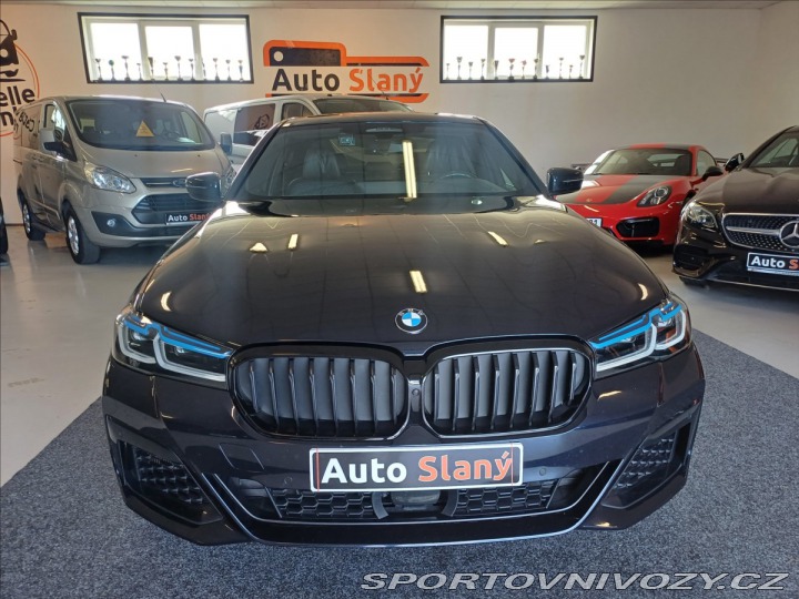 BMW 5 4.4i V8 M550i xDrive 2021