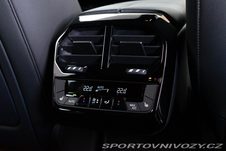 BMW iX xD40 ZÁRUKA 4roky*TAŽNÉ*P 2023