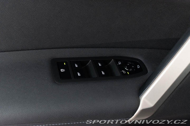 BMW iX xD40 REZERVACE 2023