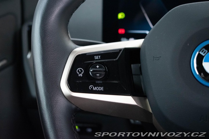 BMW iX xD40 REZERVACE 2023