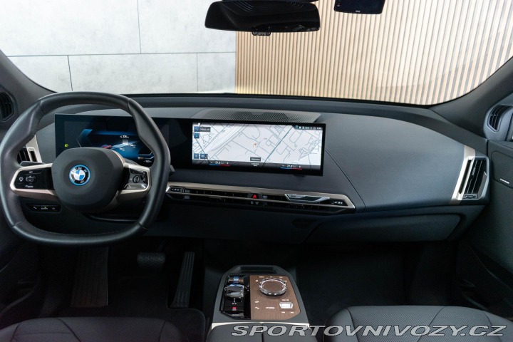 BMW iX xD40 REZERVACE 2023