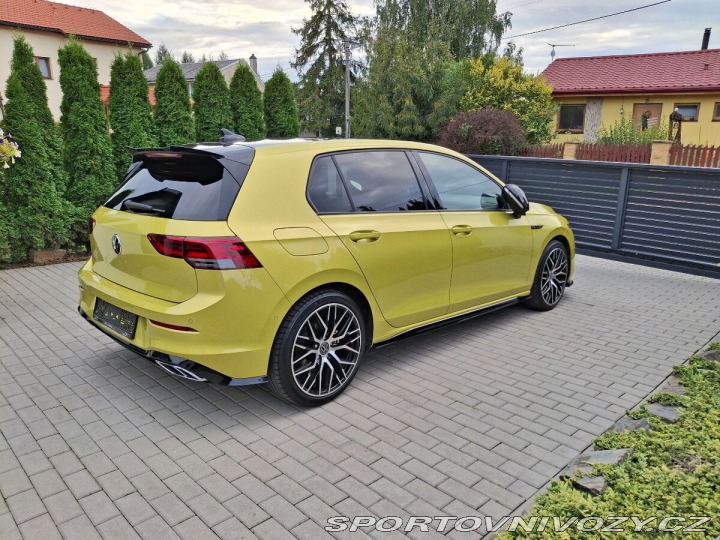 Volkswagen Golf VIII R-line 2021