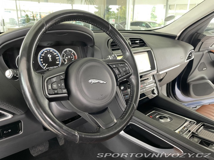 Jaguar F-Pace 30d AWD*221kW*Panorama*Ta 2017