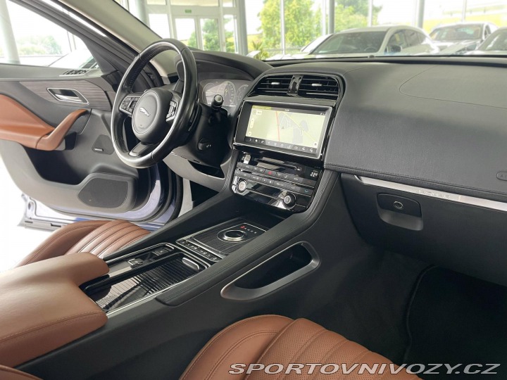 Jaguar F-Pace 30d AWD*221kW*Panorama*Ta 2017