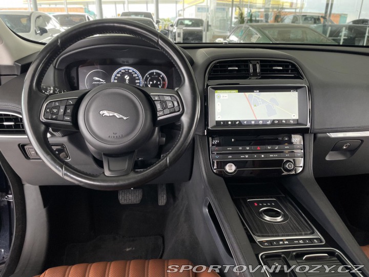 Jaguar F-Pace 30d AWD*221kW*Panorama*Ta 2017