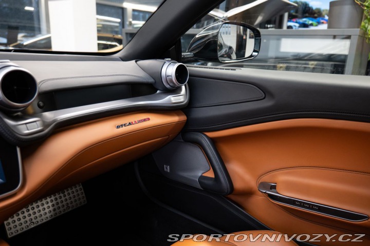 Ferrari GTC4Lusso  2017