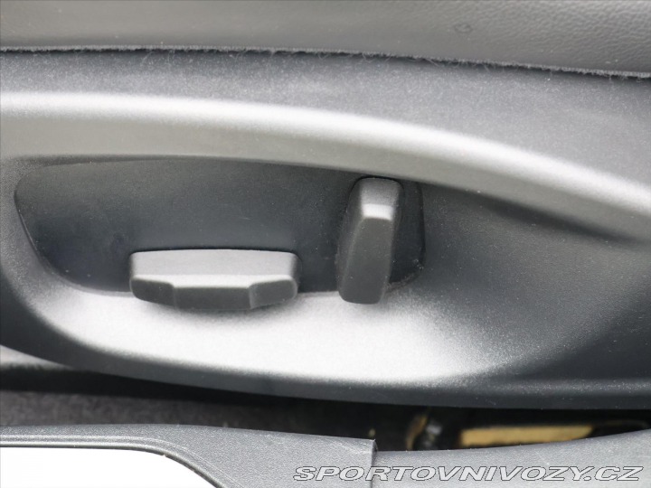 Jaguar XE 2,0 D 177kW R-Sport CZ 2017