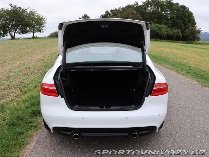 Jaguar XE 2,0 D 177kW R-Sport CZ 2017