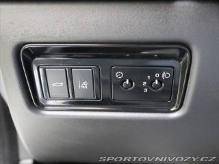 Jaguar XE 2,0 D 177kW R-Sport CZ 2017