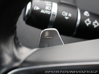 Jaguar XE 2,0 D 177kW R-Sport CZ 2017