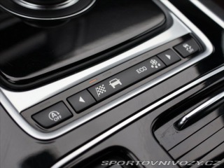 Jaguar XE 2,0 D 177kW R-Sport CZ 2017