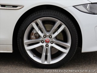 Jaguar XE 2,0 D 177kW R-Sport CZ 2017