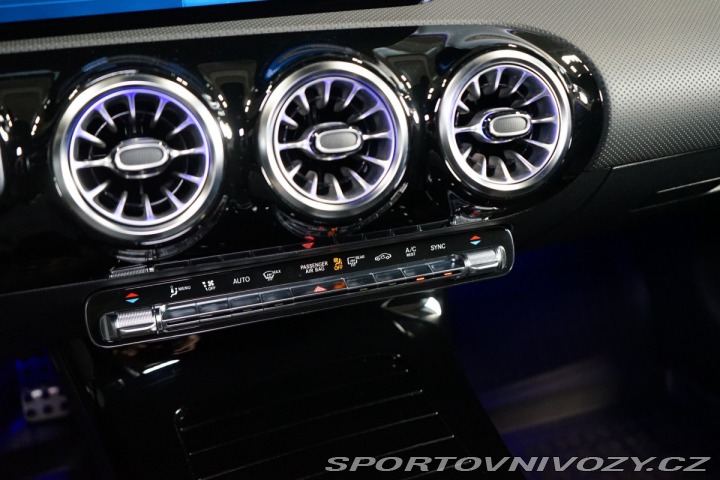 Mercedes-Benz CLA 200d*AMG*CAMERA*ZÁRUKA*BU 2024