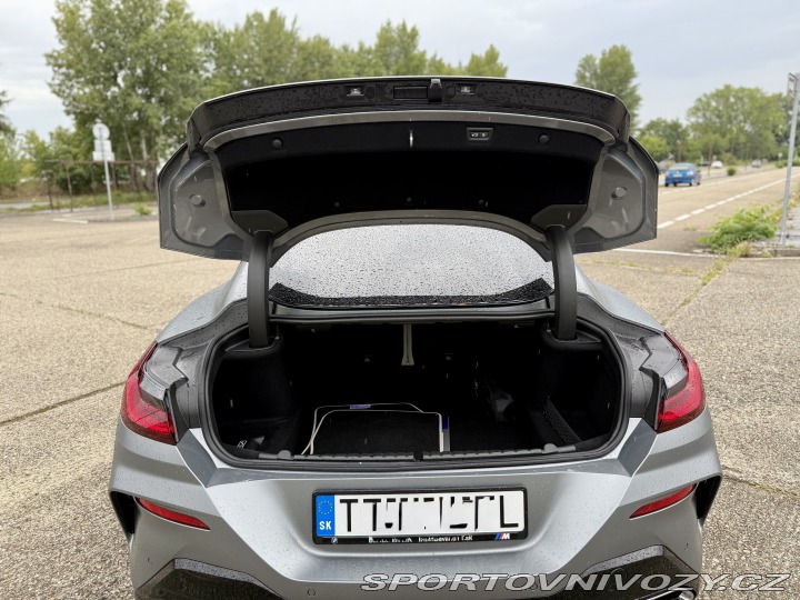 BMW 8 M850i 2023