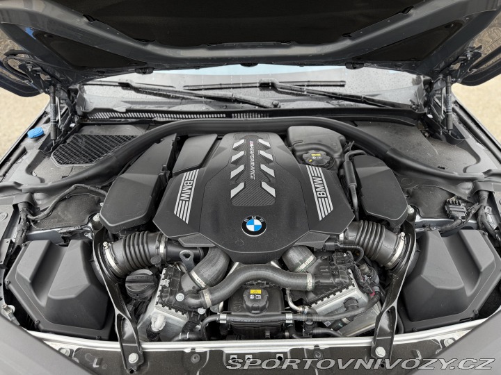 BMW 8 M850i 2023
