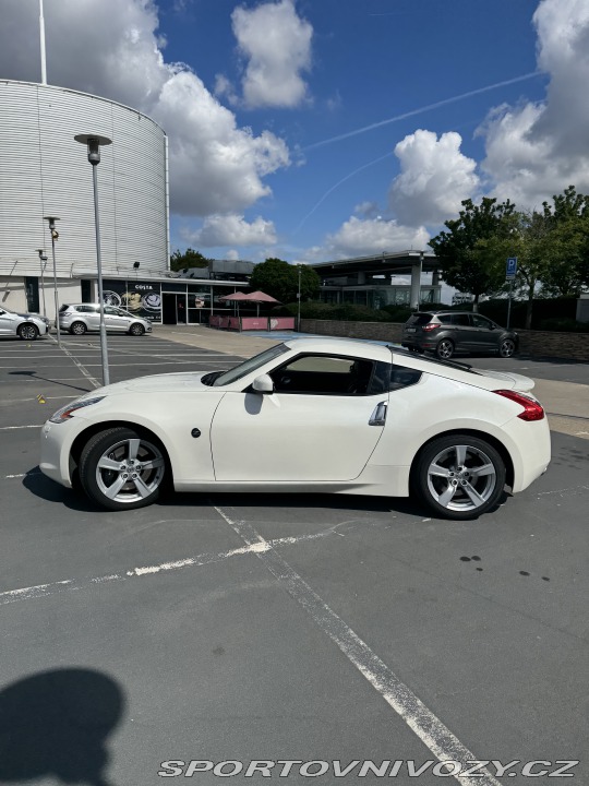 Nissan 370 Z  2010