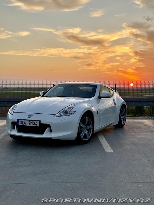 Nissan 370 Z  2010