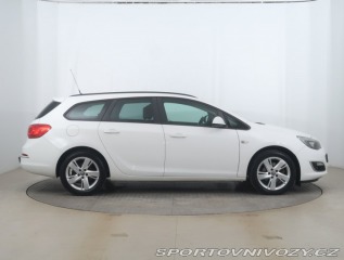 Opel Astra 2.0 CDTI 2013