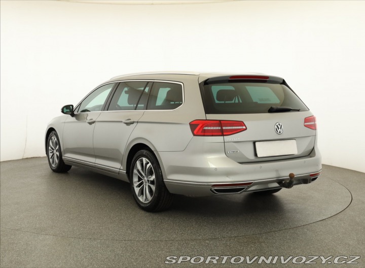 Volkswagen Ostatní modely Passat Highline 2.0 BiTDI 2015
