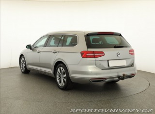 Volkswagen Ostatní modely Passat Highline 2.0 BiTDI 2015