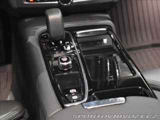 Volvo V90 2,0 T6 AWD PLUS tažné,BLI 2024