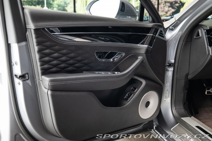 Bentley Flying Spur W12 360/LED/Pano/Ventilov 1800