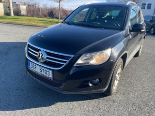 Volkswagen  Tiguan 2,0   2010