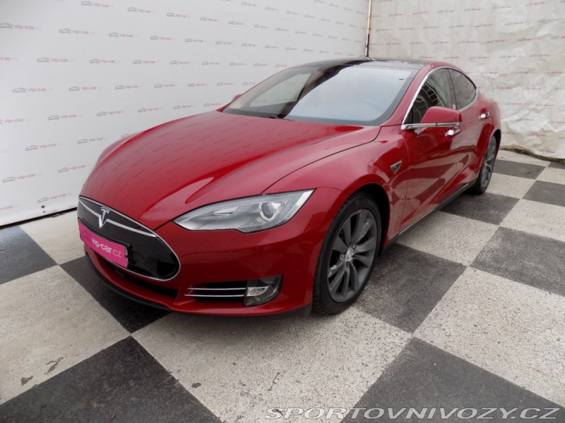 Tesla Model S 85D/Nabijení zdarma/