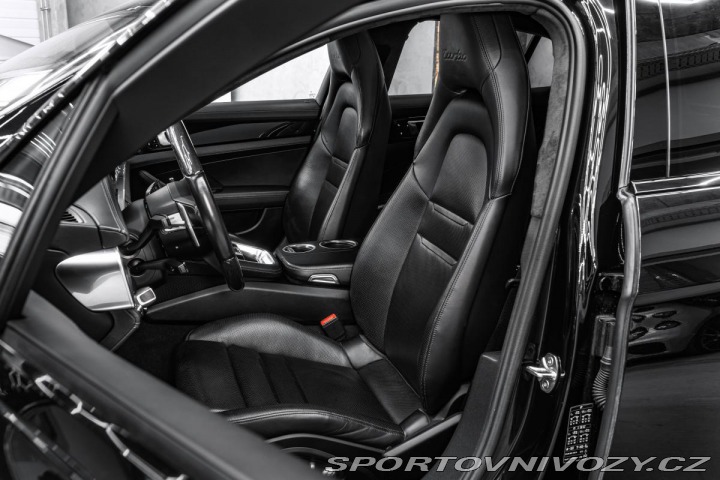 Porsche Panamera Turbo APPROVED/CHRONO/NIG 2017
