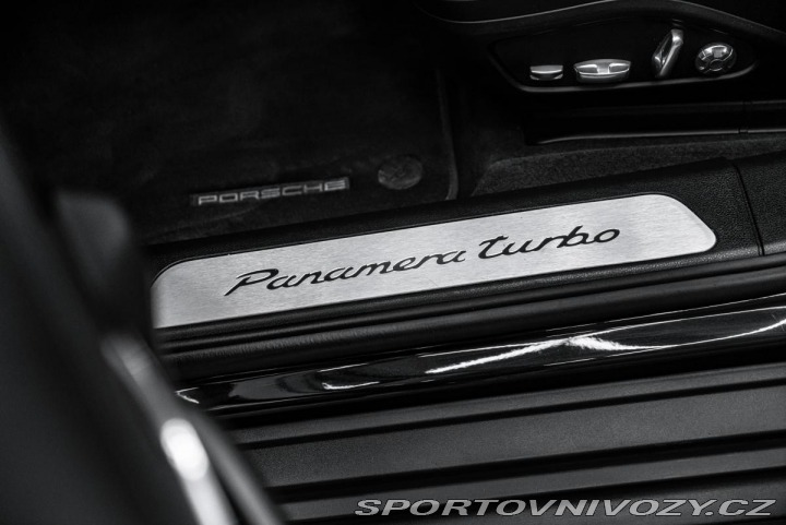 Porsche Panamera Turbo APPROVED/CHRONO/NIG 2017