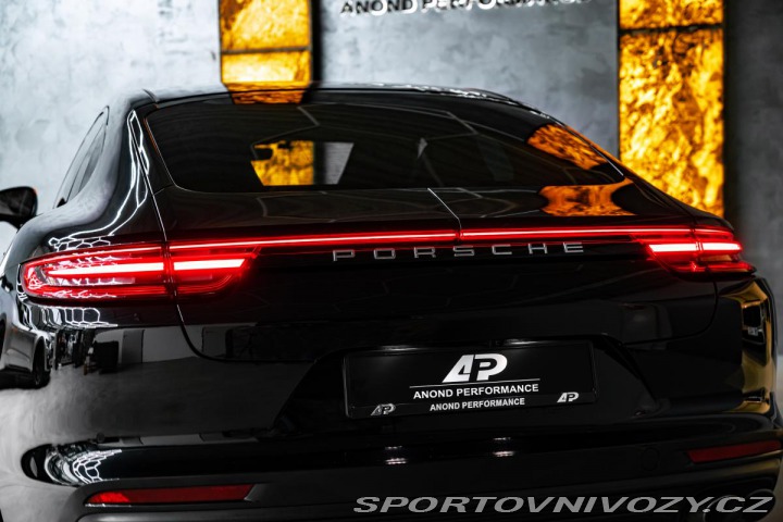 Porsche Panamera Turbo APPROVED/CHRONO/NIG 2017
