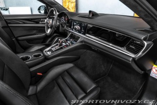 Porsche Panamera Turbo APPROVED/CHRONO/NIG 2017
