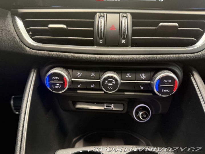 Alfa Romeo Giulia 2.0 Turbo 280k AT8 AWD I 2025