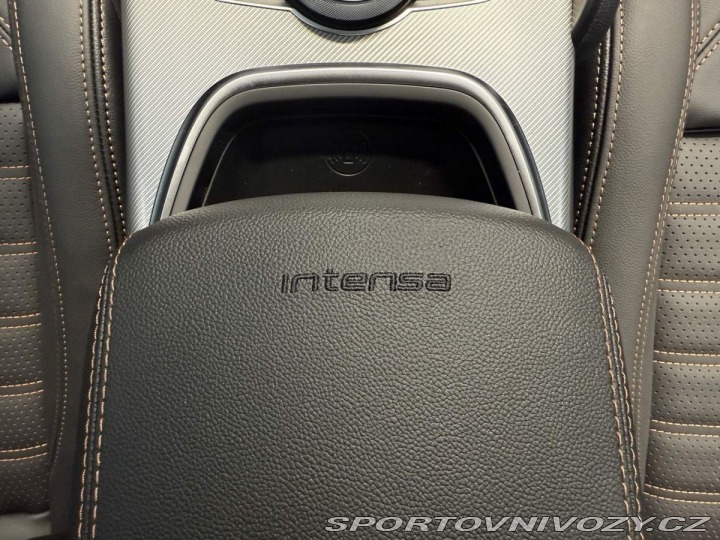 Alfa Romeo Giulia 2.0 Turbo 280k AT8 AWD I 2025