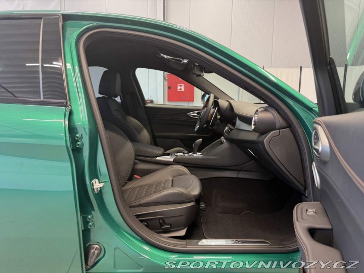 Alfa Romeo Giulia 2.0 Turbo 280k AT8 AWD I 2025