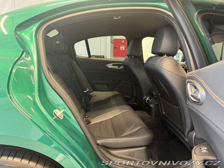 Alfa Romeo Giulia 2.0 Turbo 280k AT8 AWD I 2025