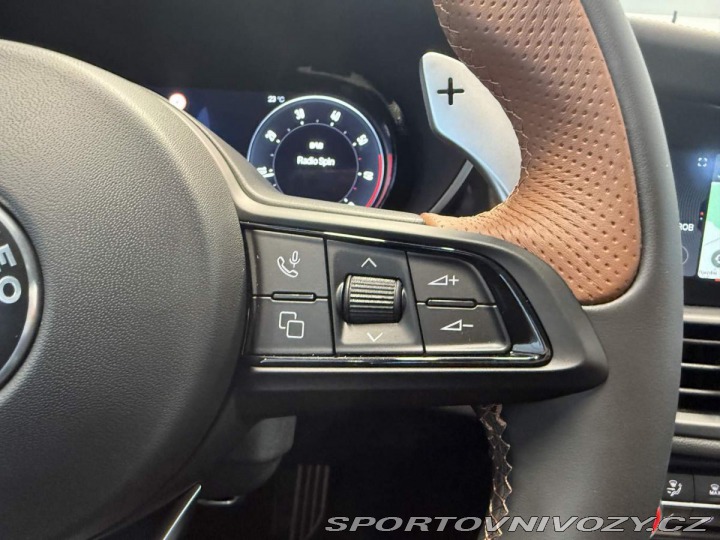 Alfa Romeo Giulia 2.0 Turbo 280k AT8 AWD I 2025