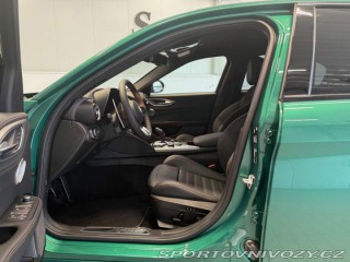 Alfa Romeo Giulia 2.0 Turbo 280k AT8 AWD I 2025