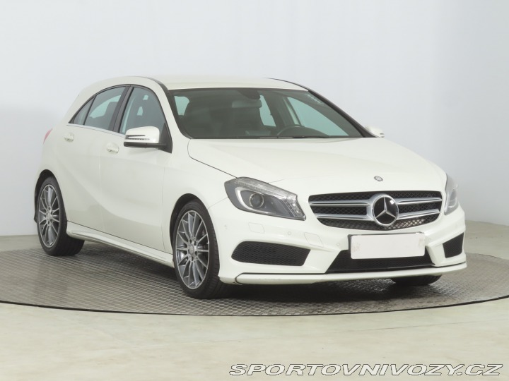 Mercedes-Benz A AMG Line A 180 2015